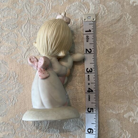 Vintage 1977 Johnathan David “Jesus loves me” porcelain figurine GVC - Picture 6 of 11